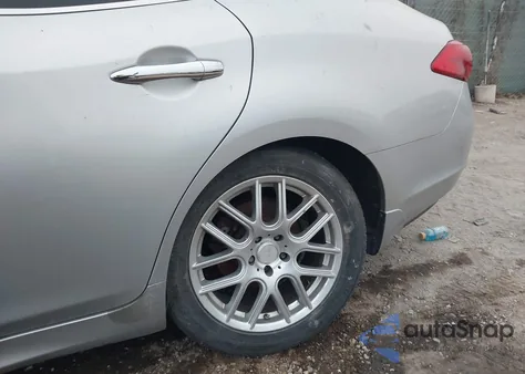 2011 Infiniti M37X z USA, uszkodzony, nr VIN JN1BY1AR0BM372604